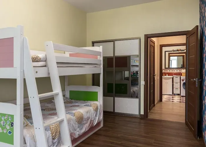 Lovely 2-Bdrm Condo Ideal For Couples And Family With Children, Free Parking On Premises