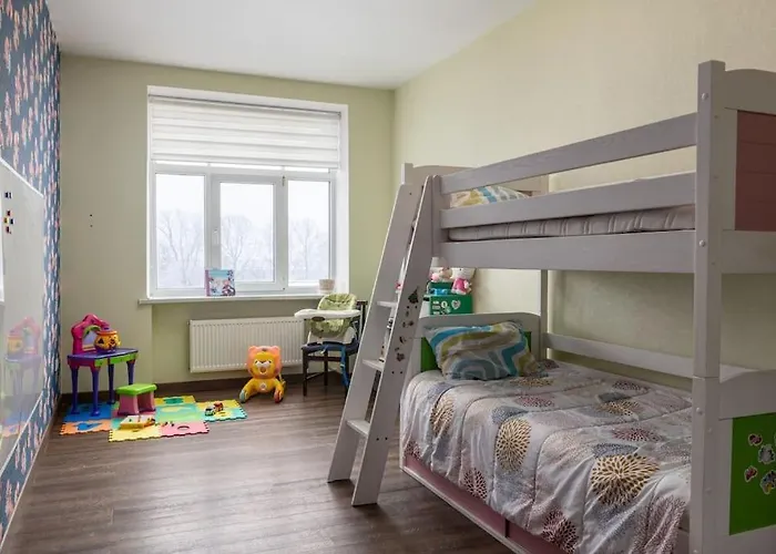 Lovely 2-Bdrm Condo Ideal For Couples And Family With Children, Free Parking On Premises